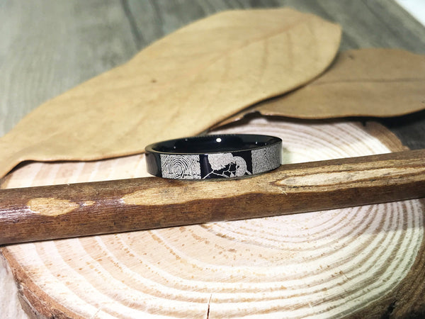 Handmade Fingerprint Comic Rings , Love Rings, Kiss Matching Wedding Rings, Black Titanium Rings Women Ring, 4mm - jringstudio