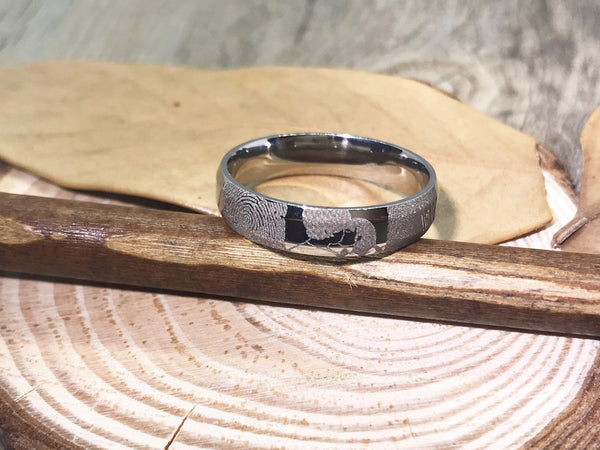 Handmade Fingerprint Comic Rings , Love Rings, Kiss Matching Wedding Rings, Titanium Rings, Women Ring, 4mm - jringstudio